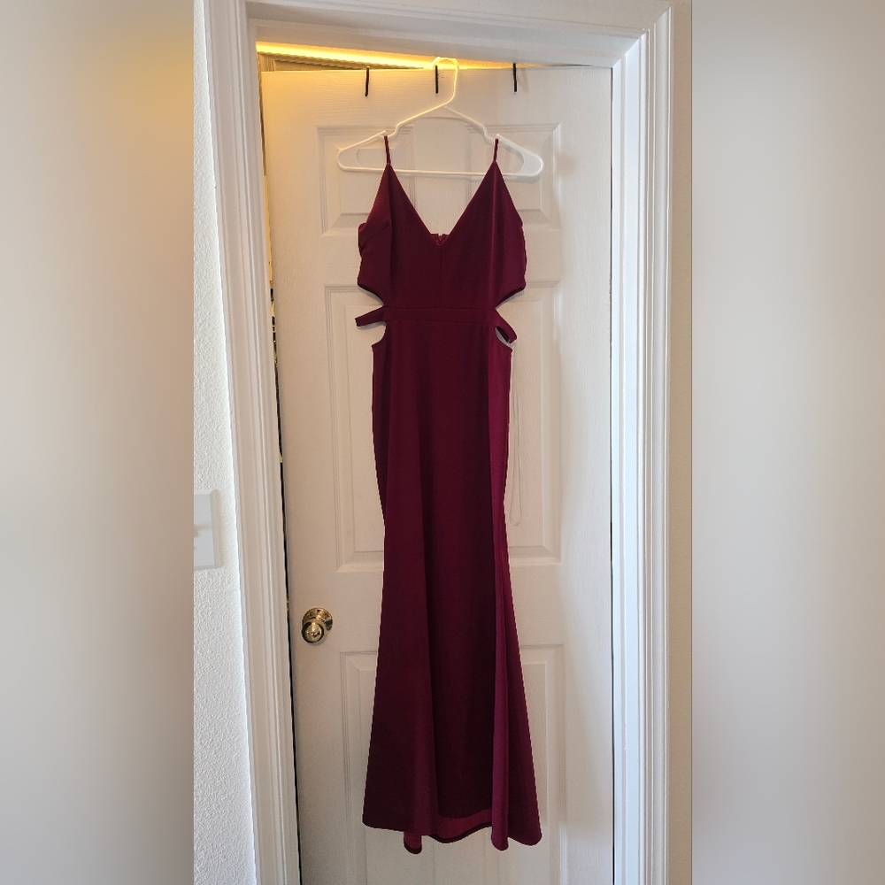 Windsor- Elegant Burgundy Evening Gown size Small